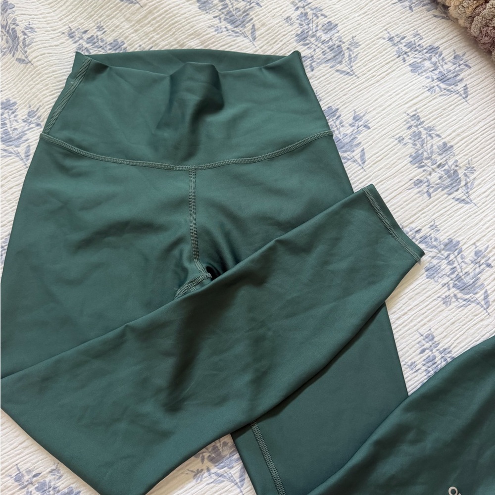 Alo Yoga Matching Set - Picture 3 of 4